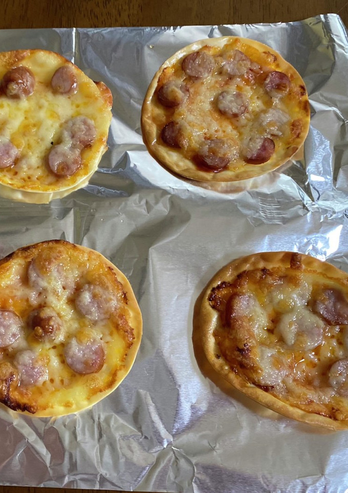 余ったギョウザの皮で作った簡単ピザ-レシピのメイン写真