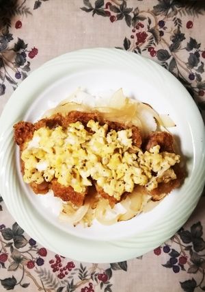 洋風カツ丼（スクランブルエッグのせ）-レシピのメイン写真