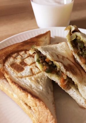具まで熱々！ドライカレーのサンドイッチ-レシピのメイン写真
