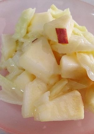 リンゴとキャベツのサラダ-レシピのメイン写真