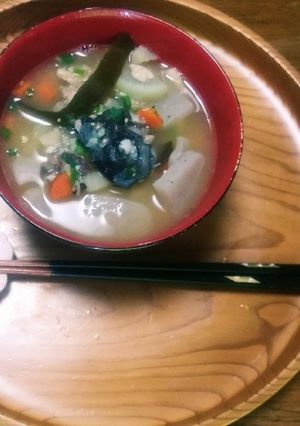 グレのアラの野菜盛り沢山の味噌汁-レシピのメイン写真