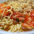 サッポロ一番みそラーメンに牛角キムチ
