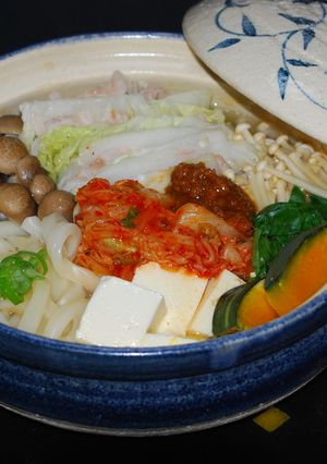 豚バラ肉と野菜のしょうが味噌キムチ鍋♪-レシピのメイン写真