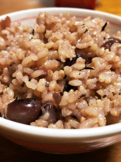 我が家の黒豆ヒジキ玄米ご飯(電気圧力鍋)-レシピのメイン写真