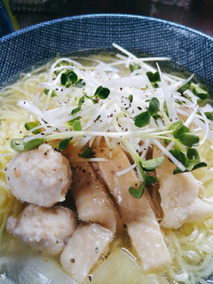 鍋キューブで安定の味♪鶏塩ラーメン-レシピのメイン写真