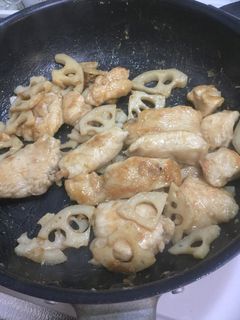 レンコンと鶏胸肉のマヨニンニク醤油炒め-レシピのメイン写真