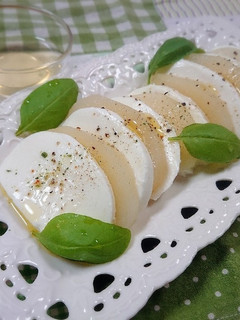 梨コンポートのカプレーゼ風-レシピのメイン写真
