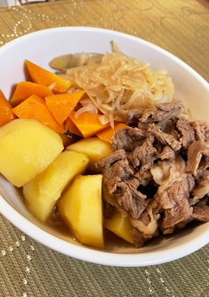 おふくろの味！懐かしい定番肉じゃが-レシピのメイン写真