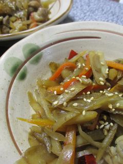 鶏もも肉を入れて♪きんぴらごぼう-レシピのメイン写真