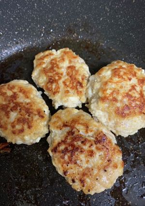 簡単糖質オフ☆鶏挽きと豆腐のハンバーグ-レシピのメイン写真