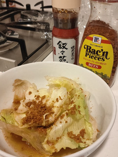 ベーコンと焼肉のタレをかけたレタスサラダ-レシピのメイン写真