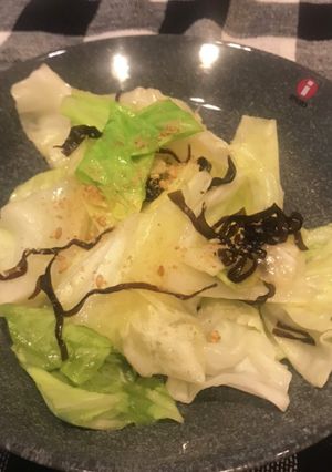 簡単　塩昆布とキャベツの温かいサラダ-レシピのメイン写真
