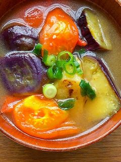 (減塩) トマトと焼きなすの味噌汁-レシピのメイン写真