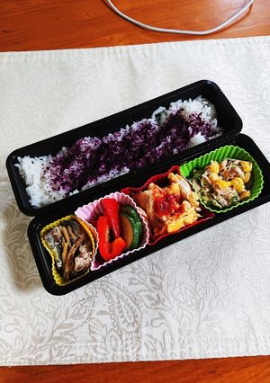 今朝は鶏胸肉のチーズ入りピカタのお弁当-レシピのメイン写真