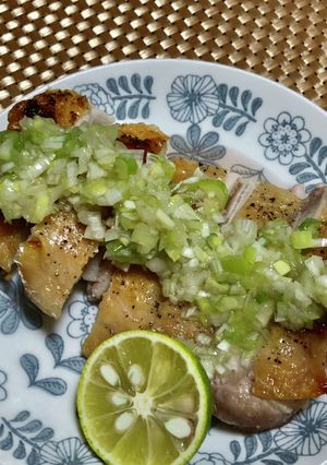 皮がパリッパリ！鶏ネギの塩焼き-レシピのメイン写真