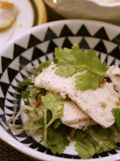 鶏ハムとパクチーのサラダ-レシピのメイン写真