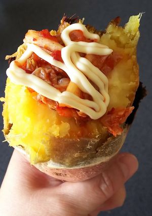 焼き芋にキムチとマヨネーズ-レシピのメイン写真
