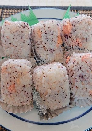 ゆかりのふりかけと焼きタラコおむすび-レシピのメイン写真