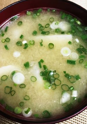 赤芽里芋の味噌汁-レシピのメイン写真