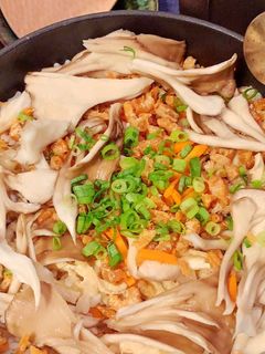 ストウブ 干し海老と舞茸の炊き込みご飯-レシピのメイン写真