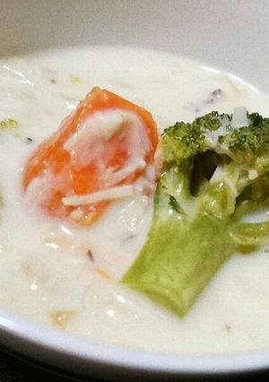 鮭缶とキャベツとブロッコリーのシチュー-レシピのメイン写真