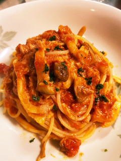 ツナと茸のトマトパスタ「ボスカイオーラ」-レシピのメイン写真