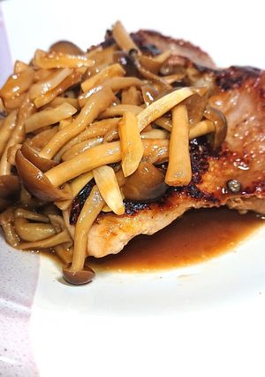 絶品醤油チキンステーキにんにくしめじのせ-レシピのメイン写真