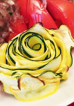 ズッキーニとスカッシュの薔薇ガーニッシュ-レシピのメイン写真