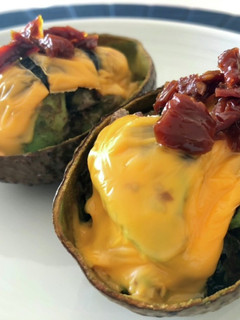 アボカドのホットサラダ♡おかかチーズ焼き-レシピのメイン写真