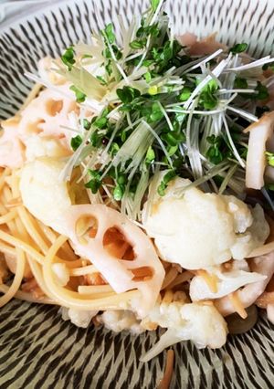 バター香る☆カリフラワーとなめ茸のパスタ-レシピのメイン写真