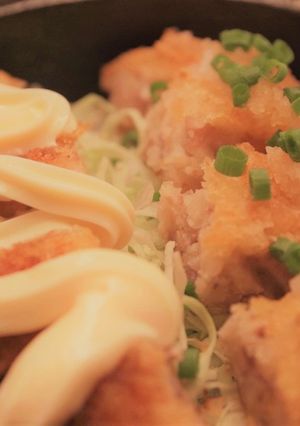 こってり&さっぱりのコロッケ2食丼-レシピのメイン写真