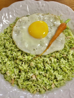 ブロッコリーチャーハン(松の実入り)-レシピのメイン写真
