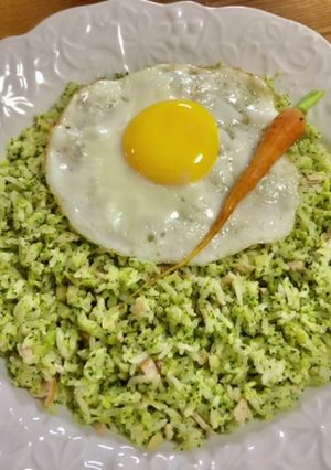 ブロッコリーチャーハン(松の実入り)-レシピのメイン写真