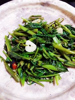 空芯菜とにんにくの塩炒め-レシピのメイン写真