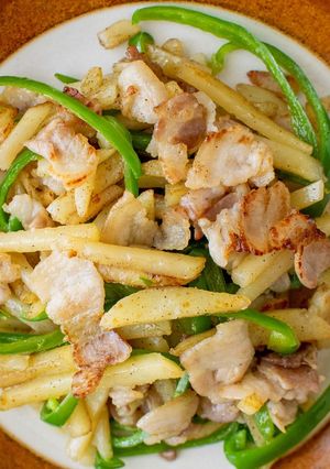 豚バラ肉とじゃがいもの塩こうじ炒め☀-レシピのメイン写真