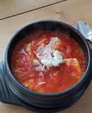 韓国の唐辛子粉であまり辛くないスンドゥブ