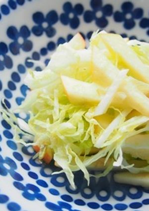 白菜・りんごサラダ♪わさびオリーブソース-レシピのメイン写真
