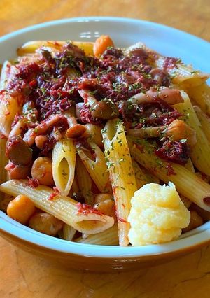 コンミートとひよこ豆の赤ワイン煮ペンネ-レシピのメイン写真