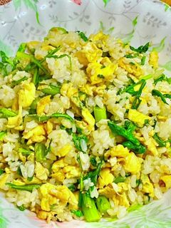 ごま油で菊菜(春菊)の炒飯-レシピのメイン写真