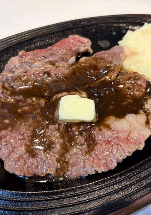 【マッシュポテト添え】玉ねぎで柔らかステーキ-レシピのメイン写真