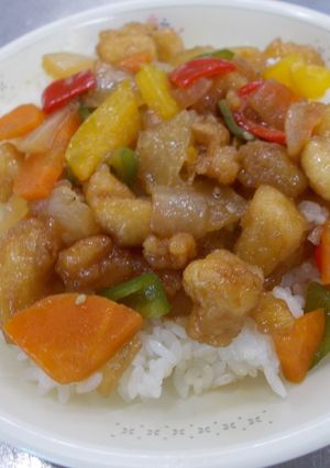 『簡単給食』鶏肉の甘辛炒め丼-レシピのメイン写真