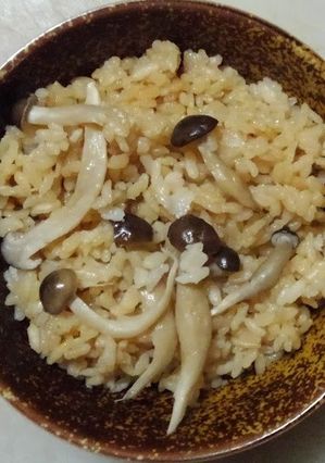しめじだけの炊き込みご飯：超シンプル-レシピのメイン写真