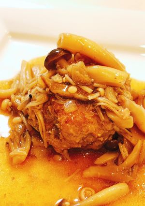 旨味たっぷり☆きのこ煮込みハンバーグ-レシピのメイン写真