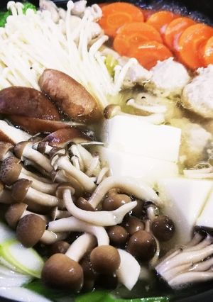 手作り肉団子入り鶏鍋-レシピのメイン写真