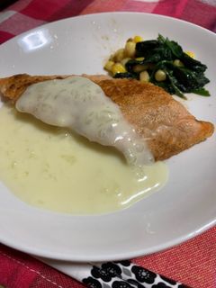 鮭のムニエルチーズソースをかけて-レシピのメイン写真