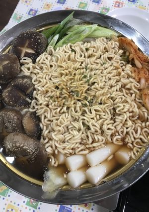 いつもの鍋にサッポロ1番-レシピのメイン写真