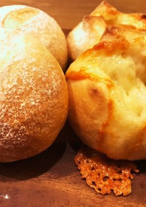 プチフランスとダダ漏れチーズフランス-レシピのメイン写真