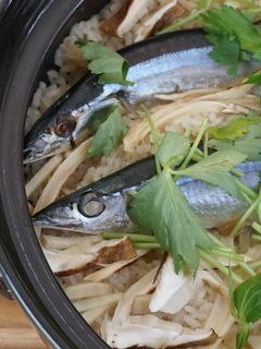 サンマとマツタケの炊き込みご飯-レシピのメイン写真