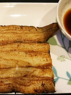 鰻の白焼を山葵醤油orわさぽんで-レシピのメイン写真