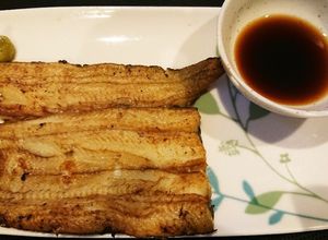 鰻の白焼を山葵醤油orわさぽんで-レシピのメイン写真